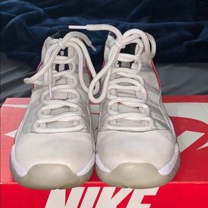 Jordan 11 platinum tint